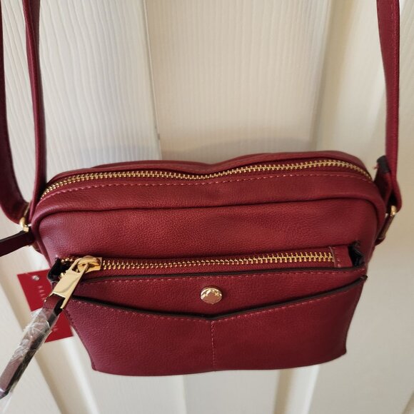 Kelly & Katie Red Crossbody Bag With Front Pocket & Adjustable Strap - Picture 5 of 11